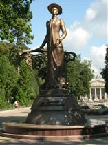 памятник Соломии Крушельницкой