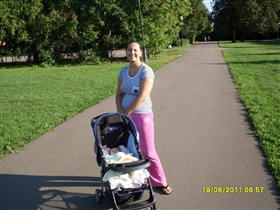 Люблю гулять с мамулей в парке!