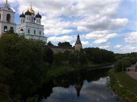 Вид на кремль со стороны Псковы