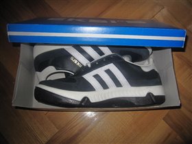 кроссовки новые в коробке , 25,5 размер 