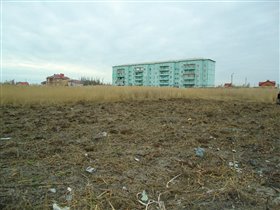 Участок земли у моря