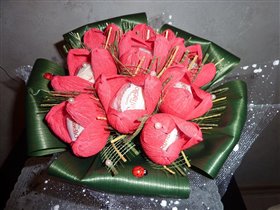 БУКЕТИК ТЮЛЬПАНЫ 9 ШТ РАФАЭЛОК - 700 Р. ЦВЕТ ЛЮБОЙ