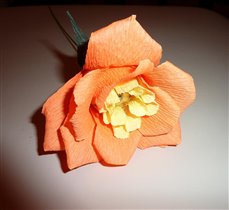 РОЗОЧКА С КОНФЕТКОЙ В БУКЕТЫ 1 ШТ 65 Р.