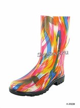 радужные резиновые сапоги