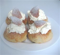 Масленица, эстонский кулич со взбитыми сливками 