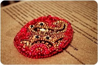 различные брошки 