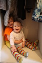 Что может быть веселее, чем прятаться в шкафу?!
