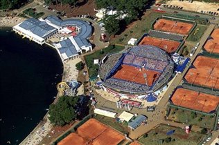 Международная школа тенниса. Теннисный стадион. 