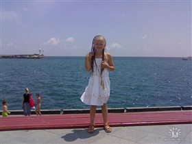 девочка и море