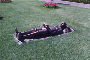 Скульптура отдыхающего в Глория Серенити
