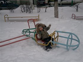 А нас во дворе вот какой самолёт!