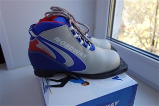 Детские лыжные ботинки Nordway 34-35 размер 750 ру
