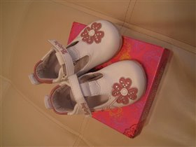 Туфельки для малышки НОВЫЕ белые на липучке 20 раз