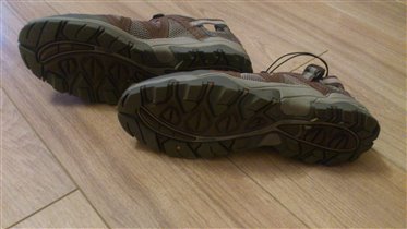 Ботинки широко известной марки Salomon.