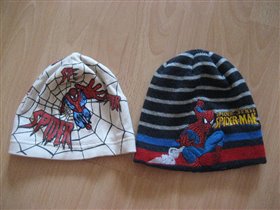 Шапка с человеком-пауком на 50-52, по 80р.