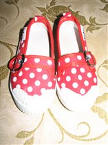 классные кедики в горошек р.27черные