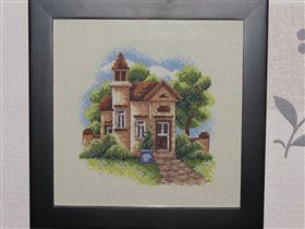 Домик, вышитый Таней