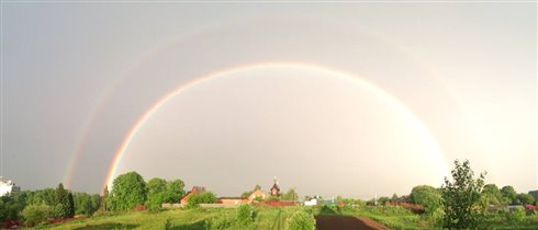 Двойная радуга над церковью в Федоскино