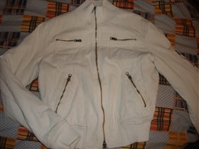Вельветовая тепленькая курточка