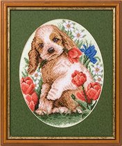 Щенок в тюльпанах