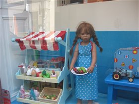 Витрина магазина игрушек