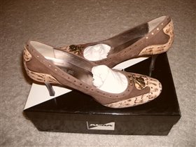 Размер 37 (идут на 37.5). Кожа. Марка ALBA