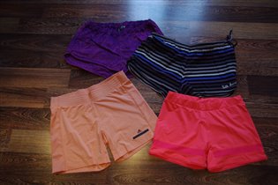 шорты-44 размер по 300 каждые