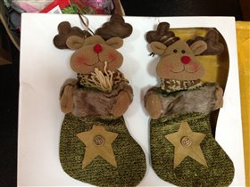 Новогодние сувенирные носки с оленями 30см 255 руб