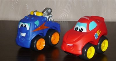 Набор из двух машинок 10 см – тягач Хенди и спорти