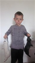 Хоть и нос я ободрал, но всё же, кроликов поймал!