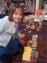 и куклы тоже дома