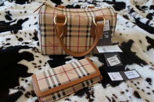 комплект Burberry стоил 525+285 отдам за 500е