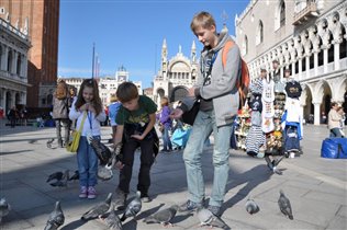Дети в Венеции, 2012