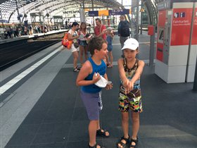 Я мииилого узнаааю по авоооськеее))))