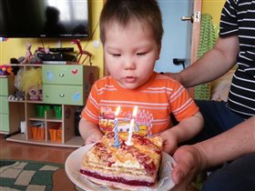 35 -й раз поджигали свечи и все, ради хорошего фот