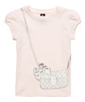 Нежно-розовая футболка с сумочкой