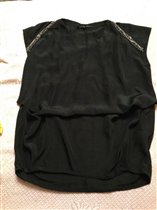 чёрная шёлковая блузка с украшением из биссера