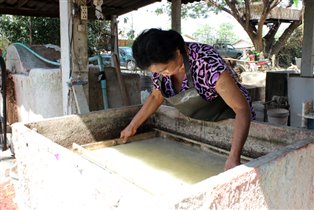 Вот так делают лист бумаги