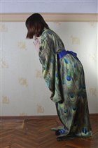 кимоно с павлинами