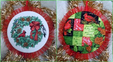 Inviting Holiday Wreath - Dimensions