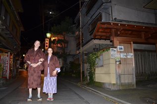 Аутентично гуляем вечером в японской глуши