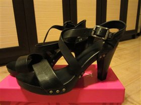 Босоножки Levis НОВЫЕ