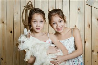 Красотки - близнецы Алёна Алина