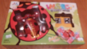 Жук с пультом, светится