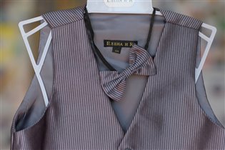 Комплект брюки+жилет+бабочка рост 128. 300 руб. 