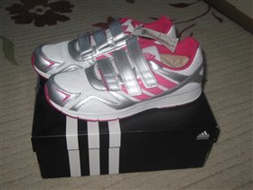 р.38,5 новые кроссовки Адидас