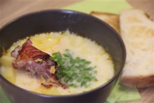 Сырный суп с копчеными ребрышками