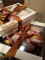 Коробочка сластей от Пироженки