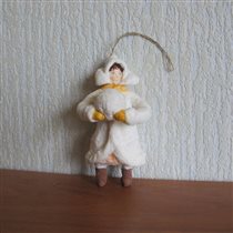 Девочка со снежком №2