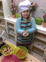 Варя - поварёнок 